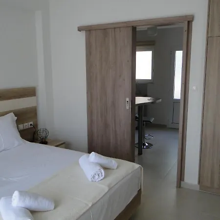 Chrysanthe's νο3 Apartment Poros Town