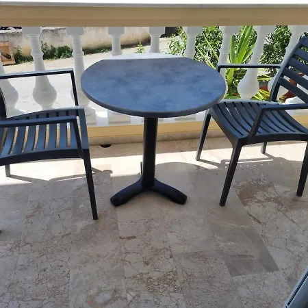 Chrysanthe's νο3 Apartment